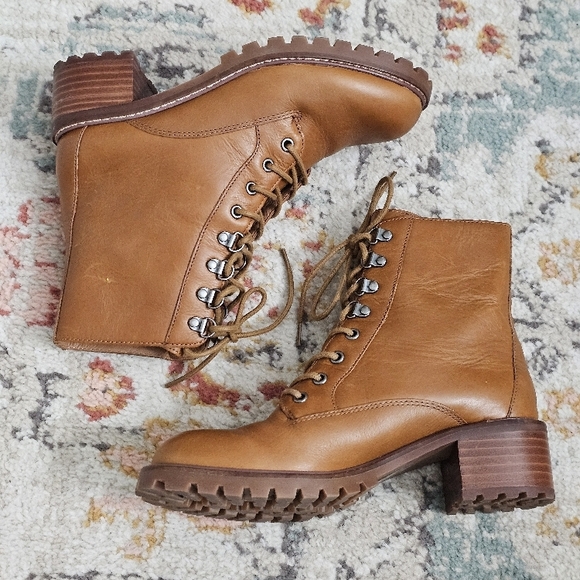 Madewell Leather Lace-Up Lugsole Boots - Picture 5 of 10